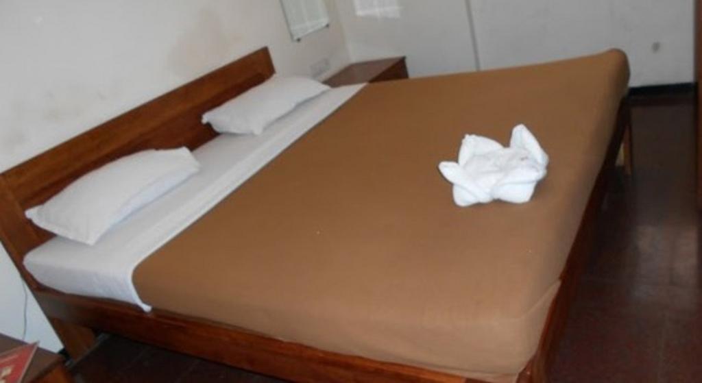 Hotel Q Deck Mumbai Luaran gambar