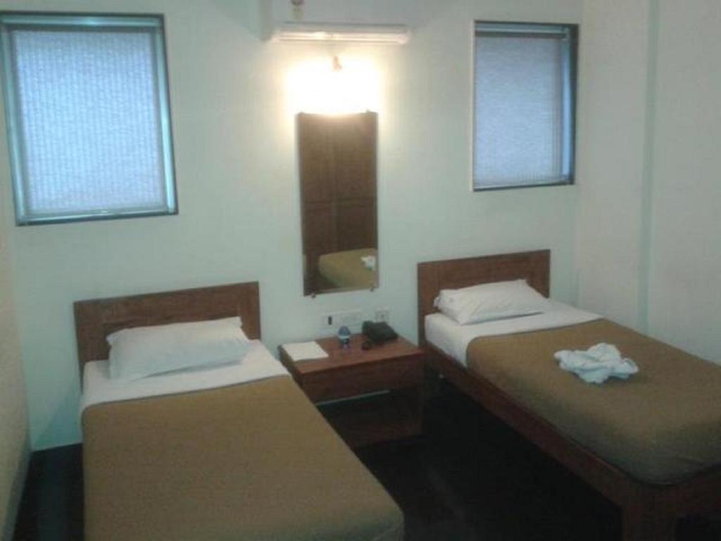 Hotel Q Deck Mumbai Luaran gambar