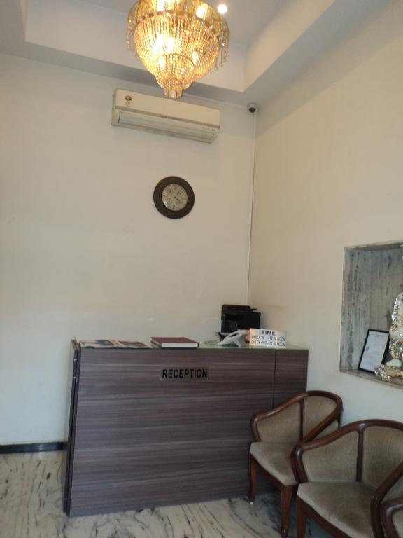 Hotel Q Deck Mumbai Luaran gambar