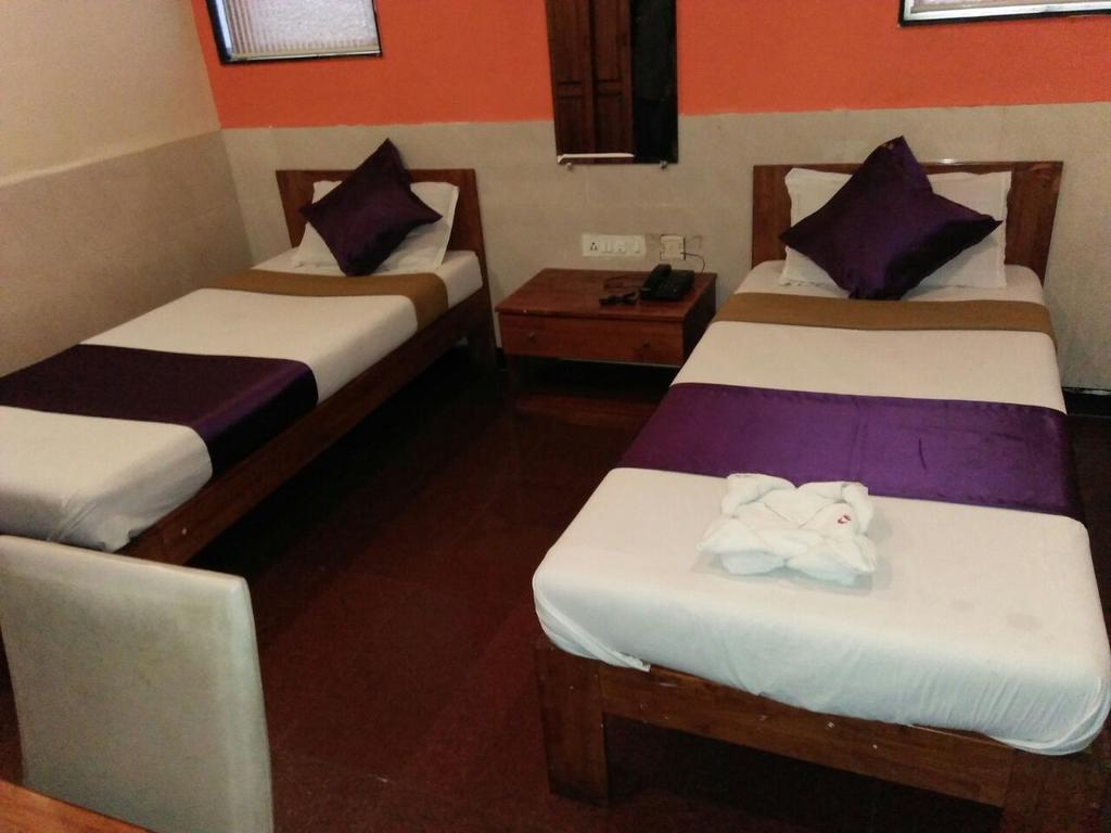 Hotel Q Deck Mumbai Luaran gambar