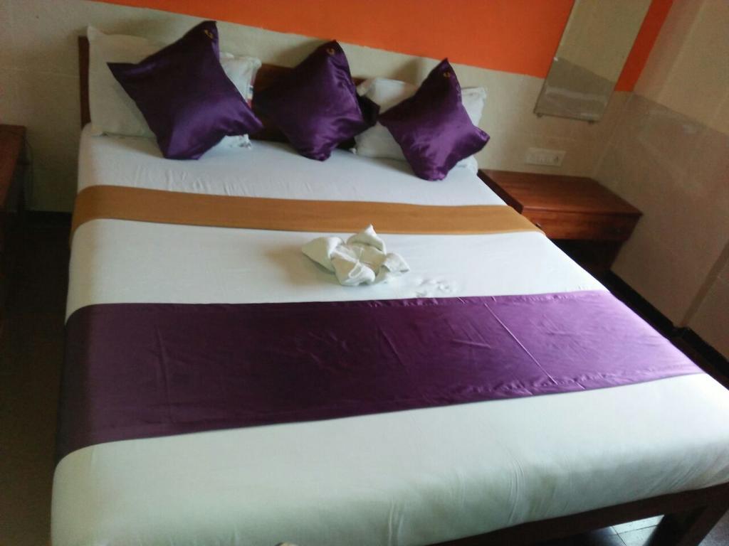 Hotel Q Deck Mumbai Luaran gambar