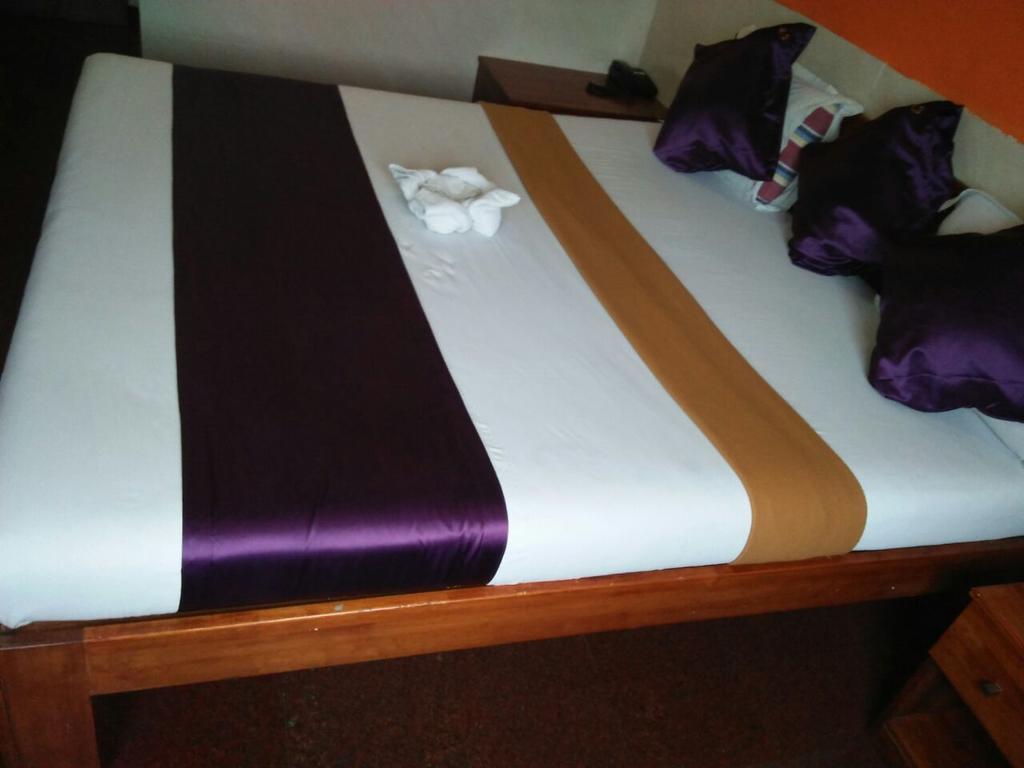 Hotel Q Deck Mumbai Luaran gambar