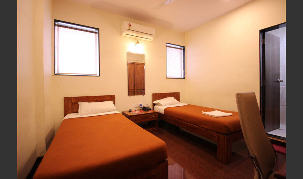 Hotel Q Deck Mumbai Luaran gambar