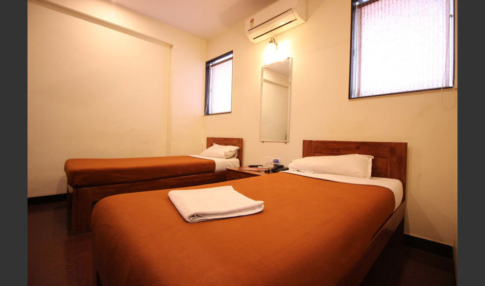 Hotel Q Deck Mumbai Luaran gambar