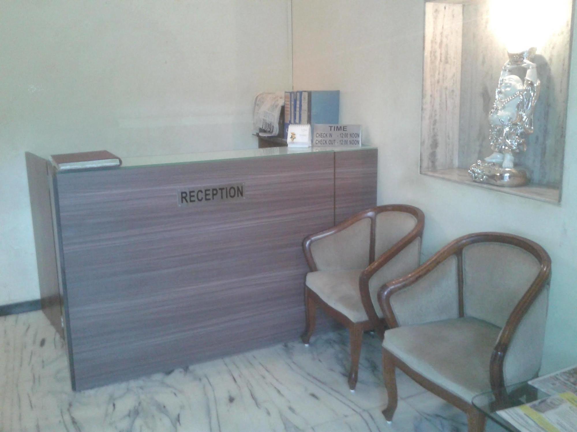 Hotel Q Deck Mumbai Luaran gambar