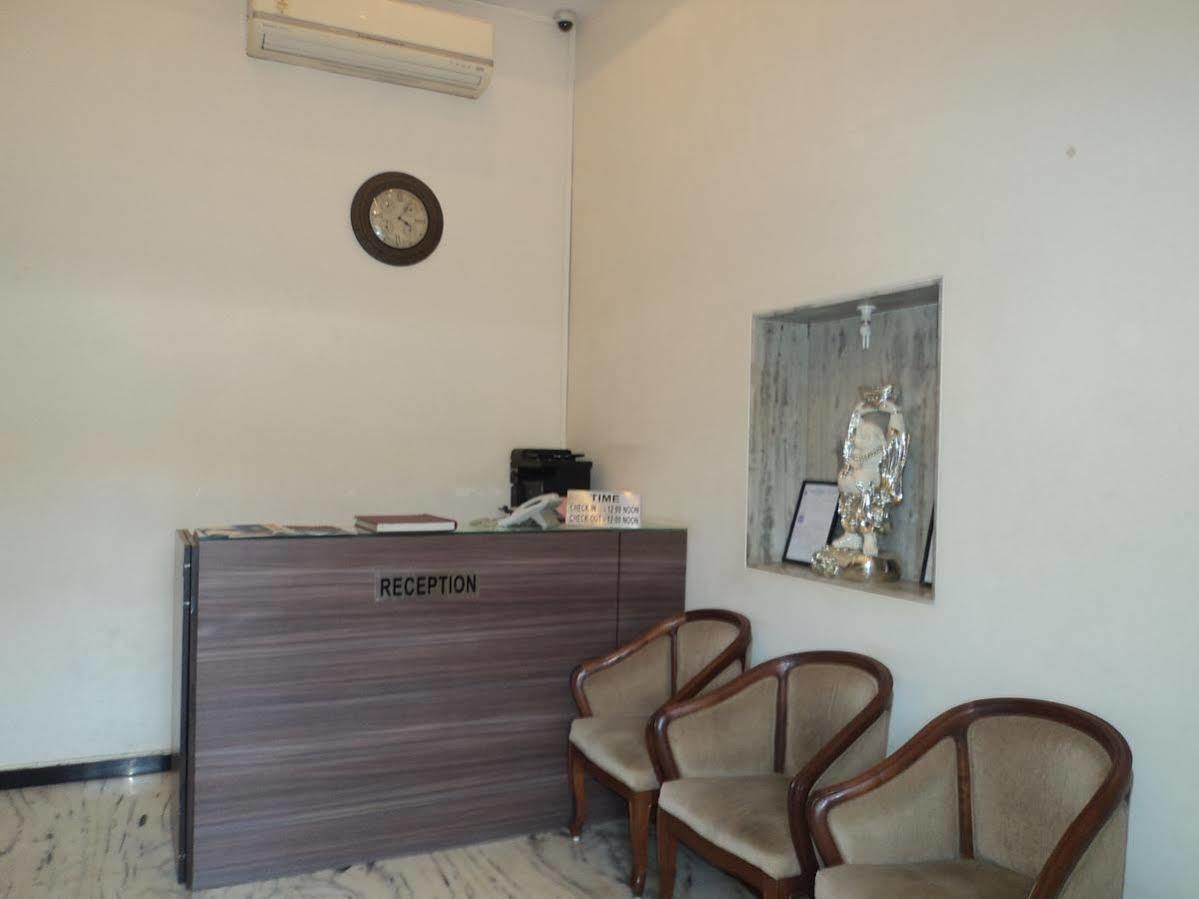 Hotel Q Deck Mumbai Luaran gambar